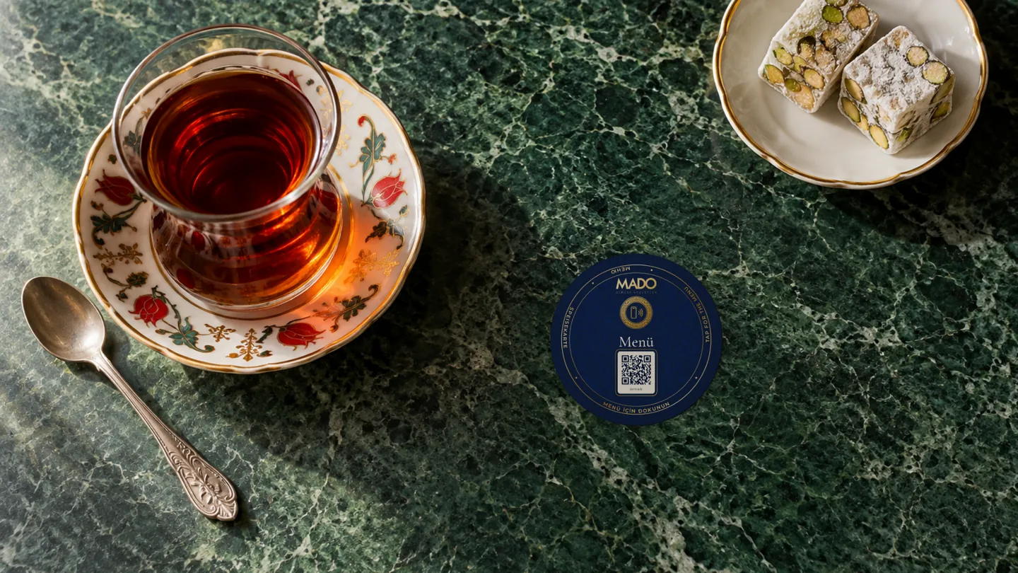 Küçük yuvarlak menü etiketi, bardak altı boyunda